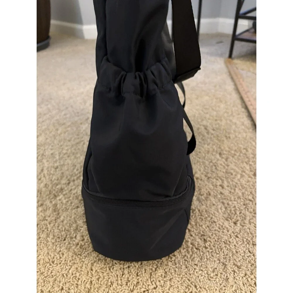 Beyond Yoga Convertible Gym Bag Backpack Black Tote Shoe Compartment Travel Yoga
